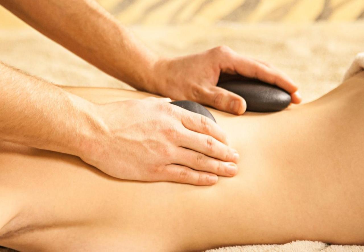 Stroebinger Hof - Therme Wellness Resort Bad Endorf Eksteriør bilde